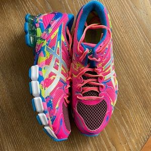 ASICS Gel-Sendai. Nearly new. Size women’s 11.Pink